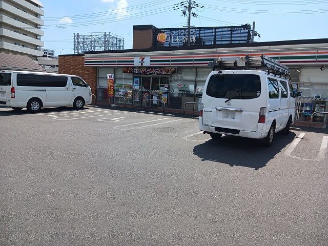 近くのセブンイレブン宇谷町店様まで550m（徒歩7分）