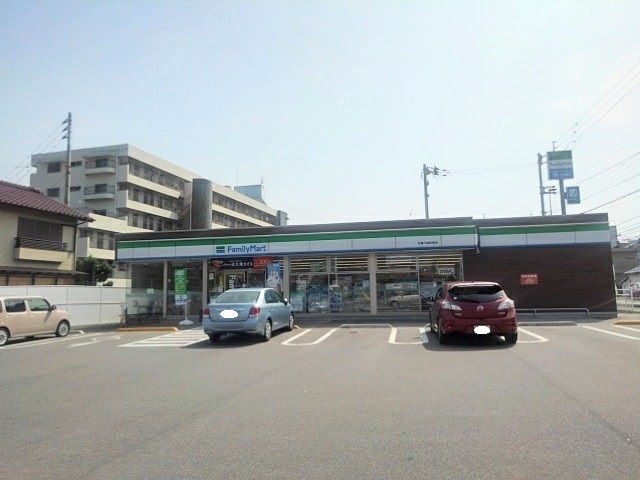近くのファミマ丸亀土器町東店まで750m（徒歩10分）