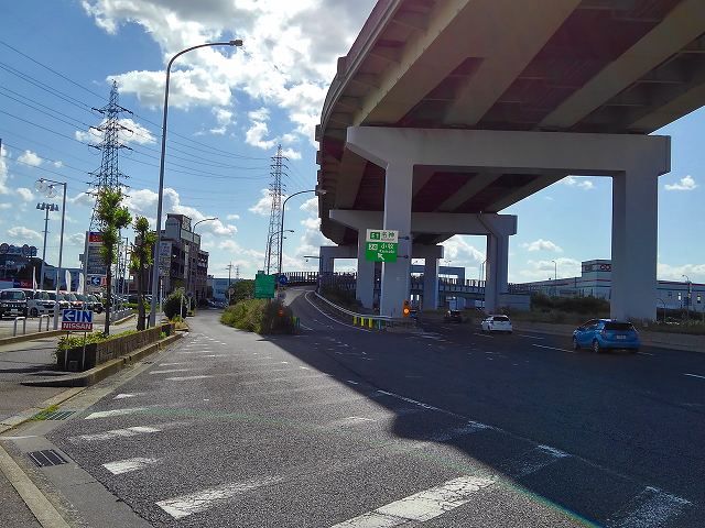 近くの東名・名神高速道路 小牧ICまで5,300m(徒歩67分)