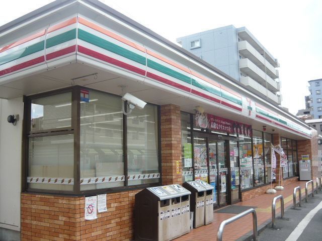 近くのコンビニまで500m（徒歩7分）