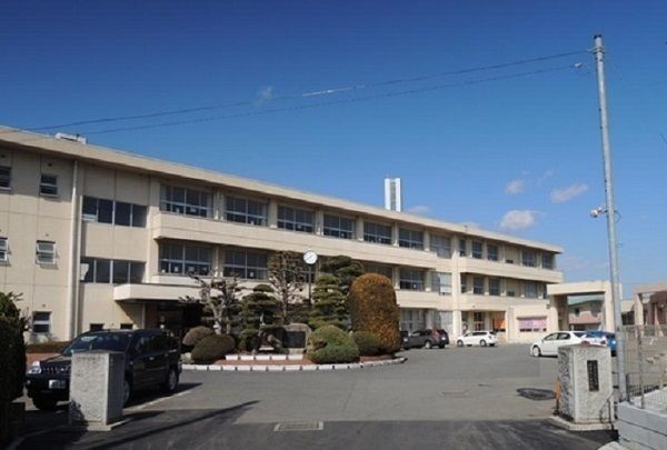 近くの勝田第二中学校まで390m（徒歩5分）