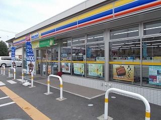 近くのミニストップ伊勢崎太田町店まで450m（徒歩6分）