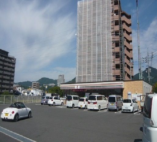 近くのセブンイレブンまで550m（徒歩7分）