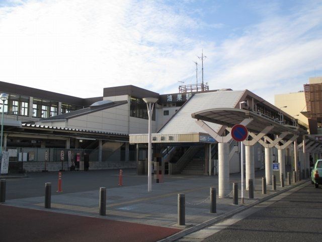 近くの鴻巣駅東口まで1,410m（徒歩18分）