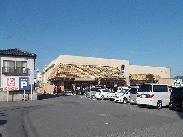 近くのとりせんまで1,600m(徒歩20分)
