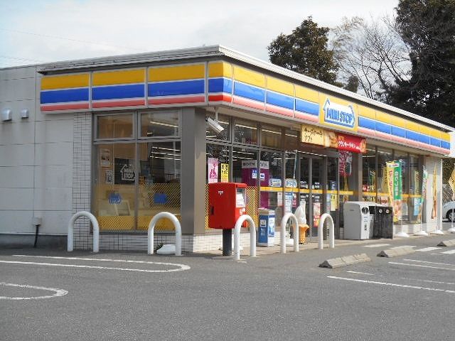 近くのコンビニまで190m（徒歩3分）