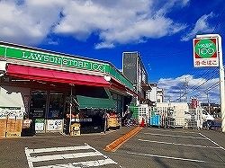 近くのコンビニまで600m（徒歩8分）