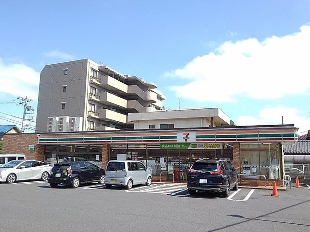 近くのセブンイレブン吉川木売２丁目店まで450m（徒歩6分）