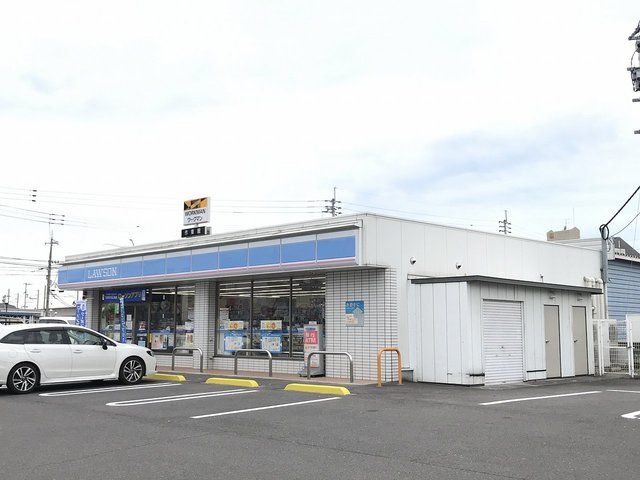 近くのコンビニまで200m（徒歩3分）