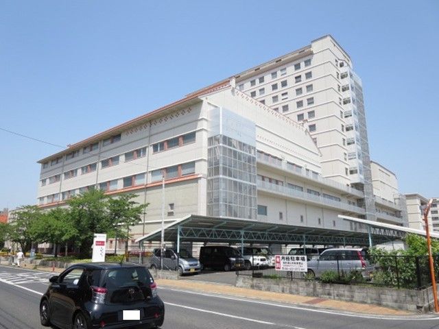 近くの病院まで1,100m（徒歩14分）