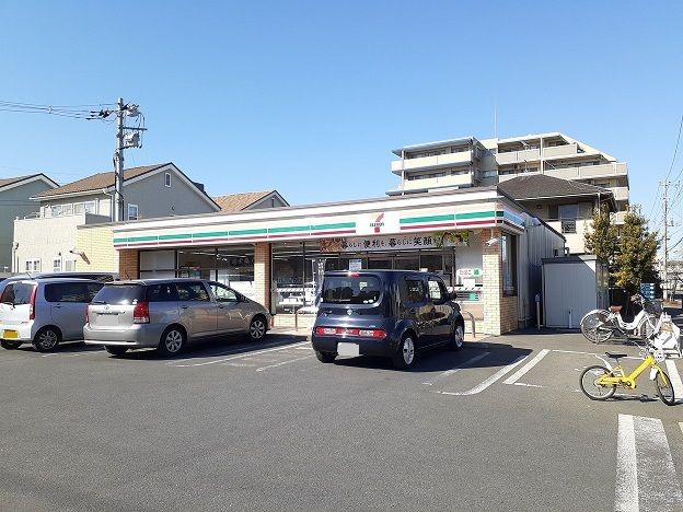 近くのセブン 東浦和駅北通り店まで500m(徒歩7分)
