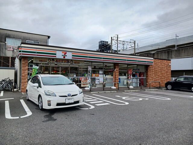 近くの姪浜駅まで1,390m(徒歩18分)