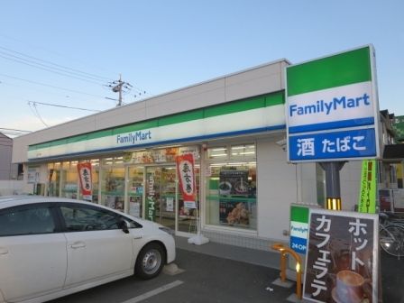 近くのコンビニまで1,000m（徒歩13分）