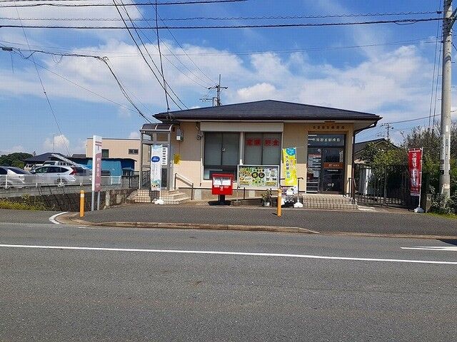 近くの市原郡本郵便局まで400m（徒歩5分）