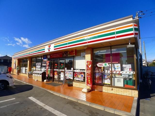 近くのセブンイレブン桐生境野店まで1,100m(徒歩14分)