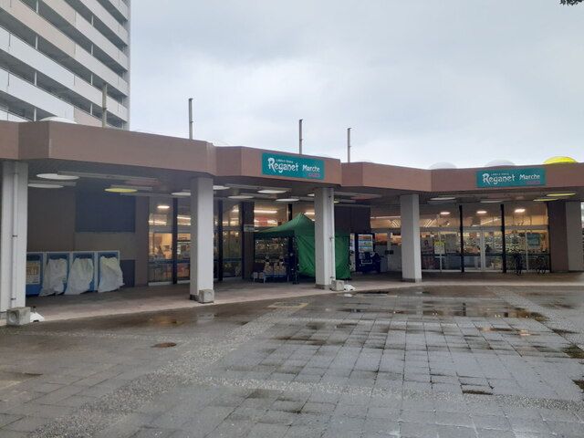 近くのスーパーまで650m（徒歩9分）
