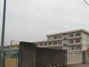 近くの旭陽小学校まで550m（徒歩7分）