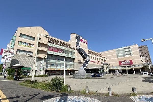 近くのイオンタウン有松まで1,100m（徒歩14分）