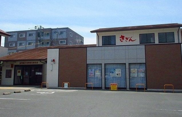 近くの銀行まで120m（徒歩2分）