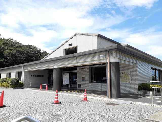 近くの座間市立図書館まで2,079m（徒歩26分）