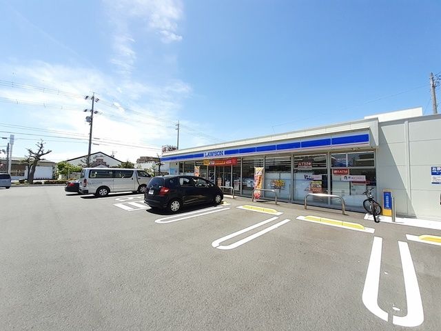 近くのローソン鈴鹿中江島店まで403m（徒歩6分）
