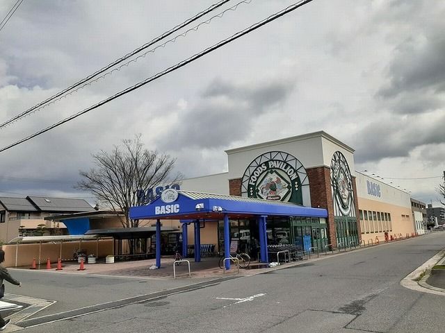 近くのBASICpremium西条店まで762m(徒歩10分)