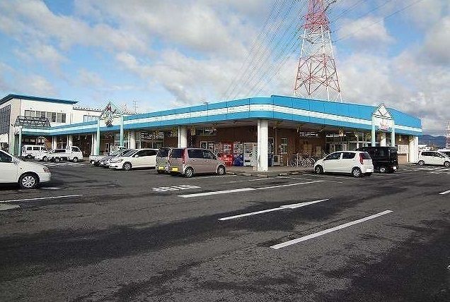 近くのアニーまで1,900m（徒歩24分）