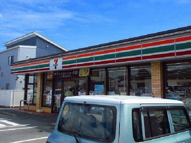 近くのセブンイレブン大和尼寺店まで1,300m（徒歩17分）