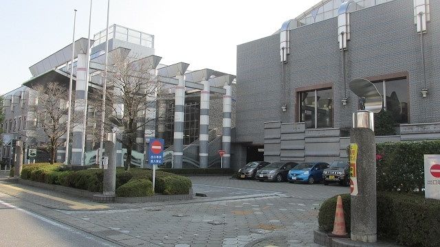 近くの図書館まで850m（徒歩11分）