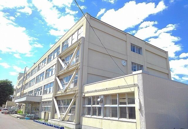 近くの小学校まで400m（徒歩5分）