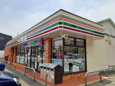 近くのセブンイレブンまで800m（徒歩10分）