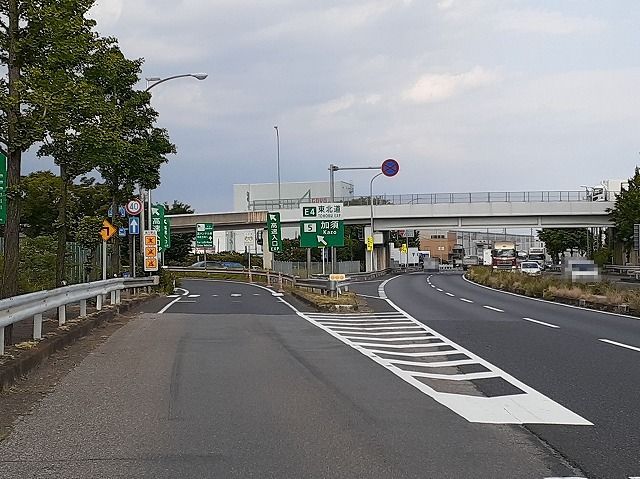 近くの加須ICまで1,300m（徒歩17分）