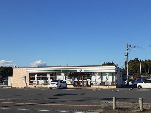 近くのセブンイレブン那珂市役所前店まで423m（徒歩6分）