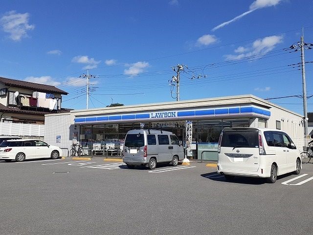 近くのコンビニまで270m（徒歩4分）