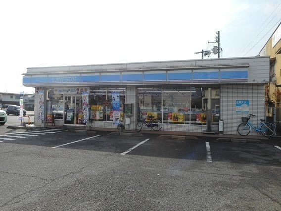 近くのローソン十三軒屋店まで800m（徒歩10分）