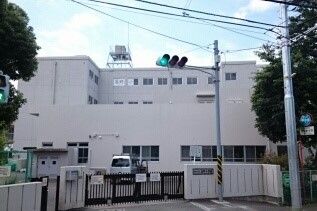 近くの葛野小学校まで170m（徒歩3分）