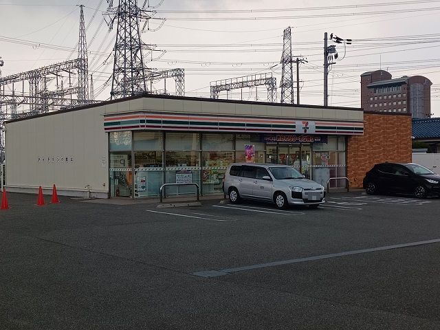 近くのセブンイレブン中垣内５丁目店様まで400m（徒歩5分）