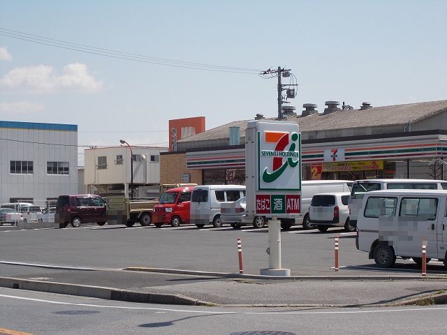 近くのセブンイレブン市原吹上通り店まで800m（徒歩10分）