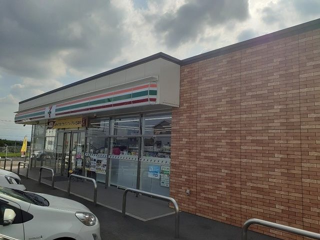 近くのセブンイレブン富士見原之郷店まで270m（徒歩4分）