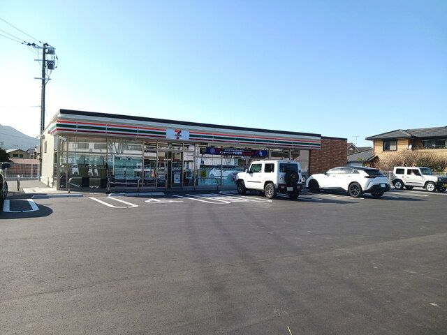 近くのセブンイレブン福岡東入部6丁目まで350m(徒歩5分)