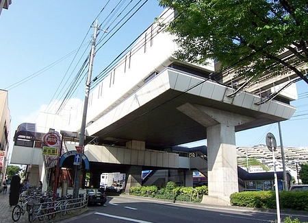 近くの北九州モノレール 徳力公団前駅まで800m（徒歩10分）