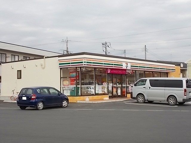 近くのコンビニまで400m（徒歩5分）