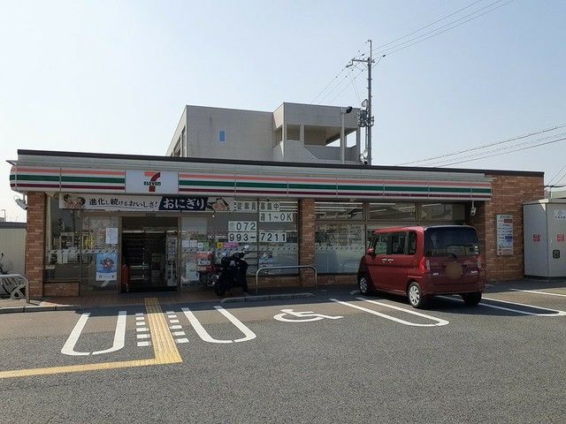 近くのセブンイレブン様まで377m（徒歩5分）