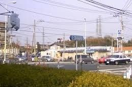 近くのスリーエフ町田小山田端店まで500m（徒歩7分）
