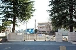 近くの相模原市立向陽小学校まで1,400m（徒歩18分）