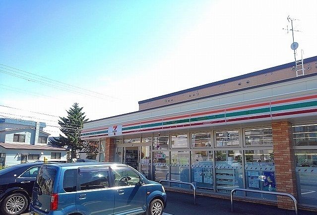 近くのコンビニまで110m（徒歩2分）