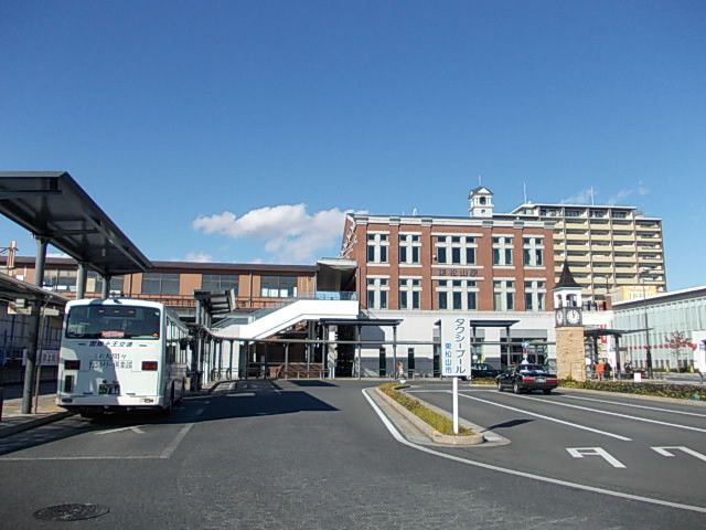 近くの東松山駅東口まで3,200m（徒歩40分）