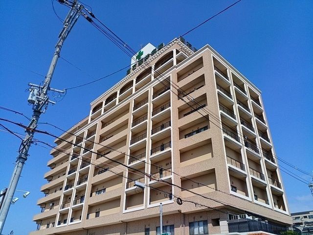 近くの高石藤井病院まで590m（徒歩8分）