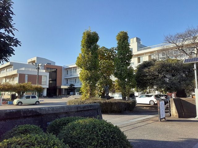 近くの壬生町立安塚小学校まで500m(徒歩7分)