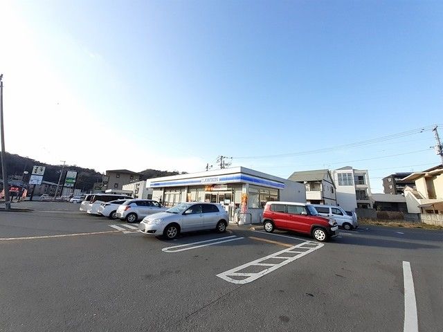近くのローソン高知百石町二丁目店まで229m(徒歩3分)